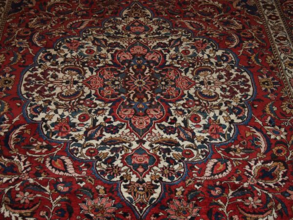 6'9'' X 10'5'' Persian Bakhtiari Medallion Semi-Antique Red Rectangle Wool Rug - Direct Rug Import | Rugs in Chicago, Indiana,South Bend,Granger