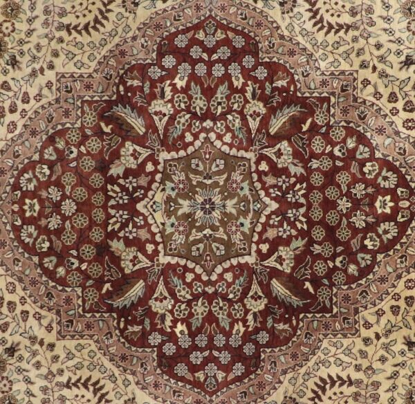 7'10"x9'10" Traditional Medallion Brown Wool Hand-Knotted Rug - Direct Rug Import | Rugs in Chicago, Indiana,South Bend,Granger